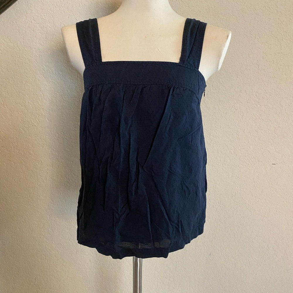 Gap navy top